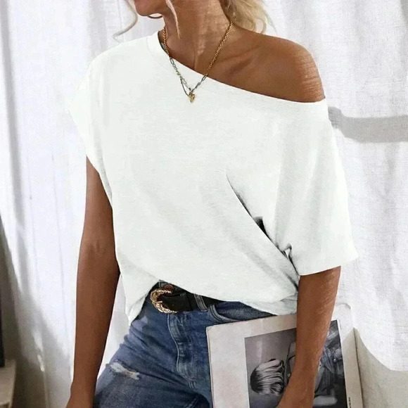 White Casual Women's  Solid Color Asymmetric Neck Batwing Short Sleeve T-Shirt - Picture 1 of 6